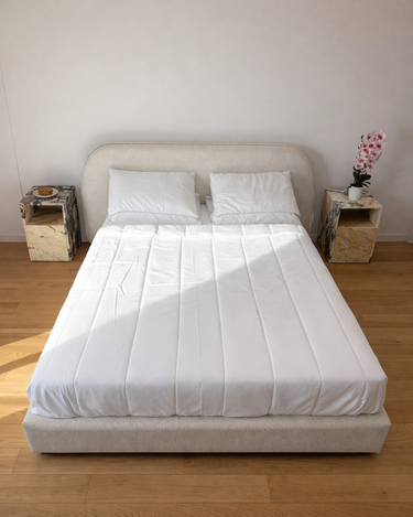 Selena queen size bed