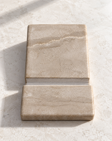 Serpeggiante Marble phone holder viewed from above