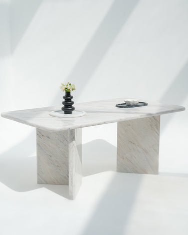 Sia Dining Table