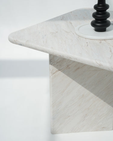Sia Dining Table