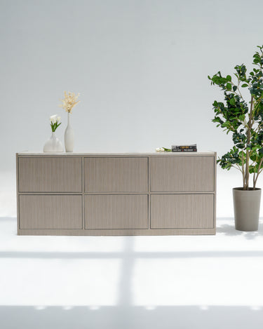 Soraya Buffet Table