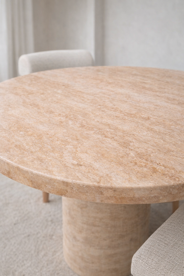 Zavira Dining Table