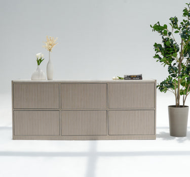 Soraya Buffet Table