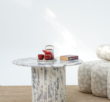 Noris marble coffee table with fluted marble base