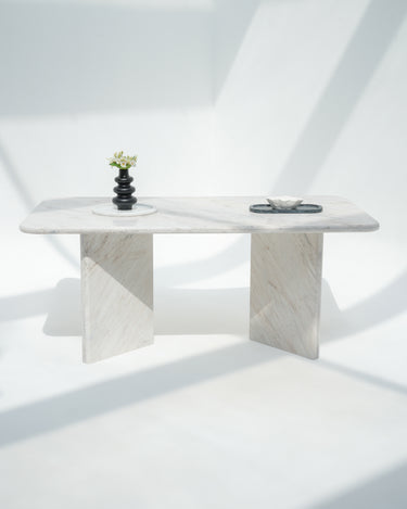 Sia Dining Table